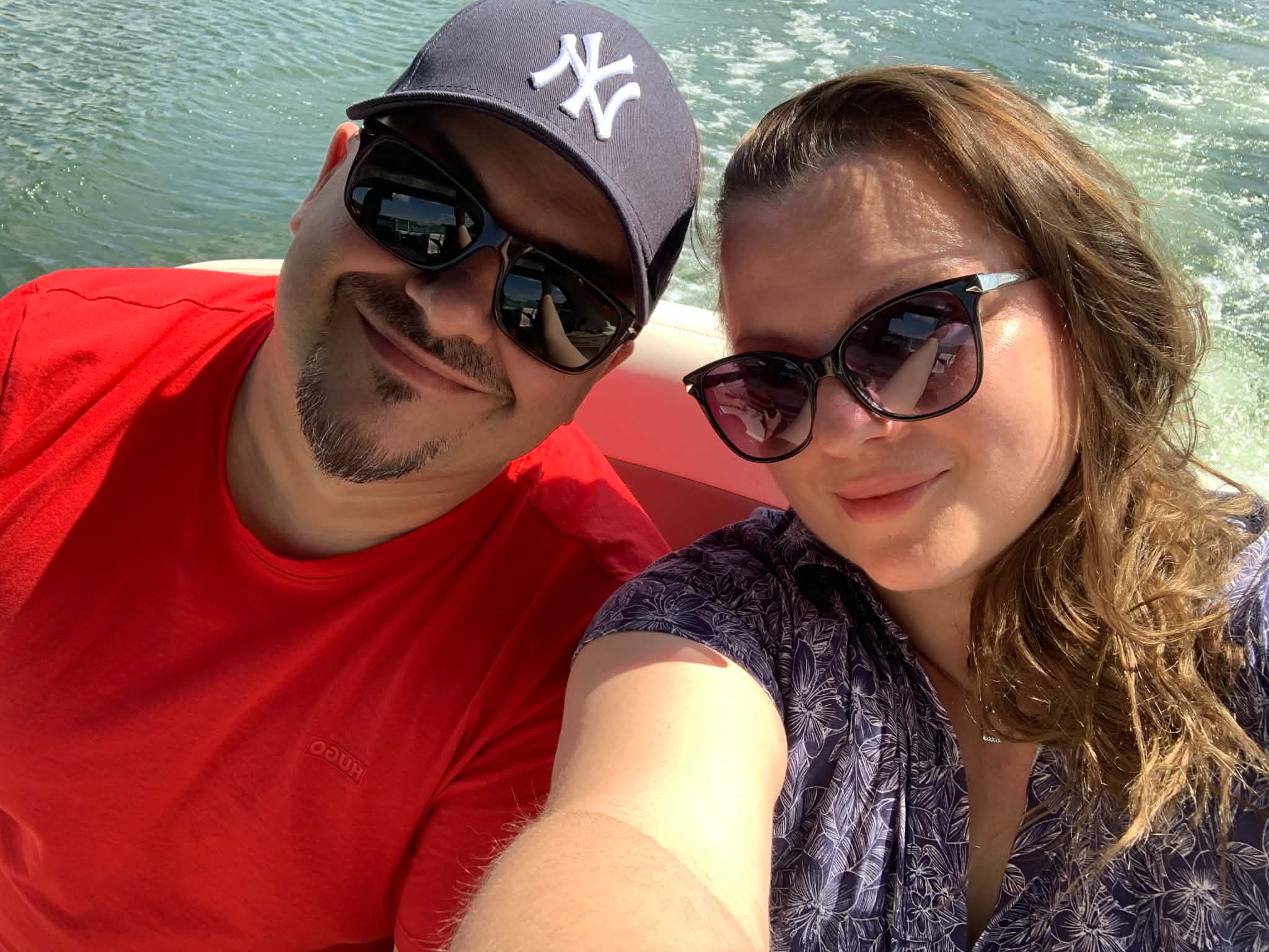 Razem podczas słonecznego rejsu